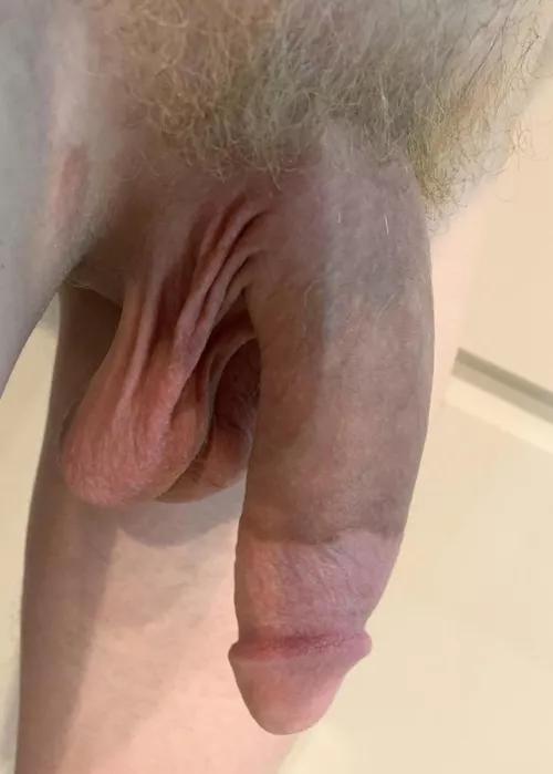 Lazy Sunday with me? (23 yrs) by sam_l00v