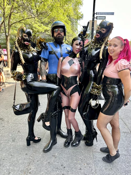 Looking back to great times in Montreal with shiny friends. 🥰 The fetlag has never been worse 😣 I need a vacation after this! 🙈 by Miss_Fetilicious