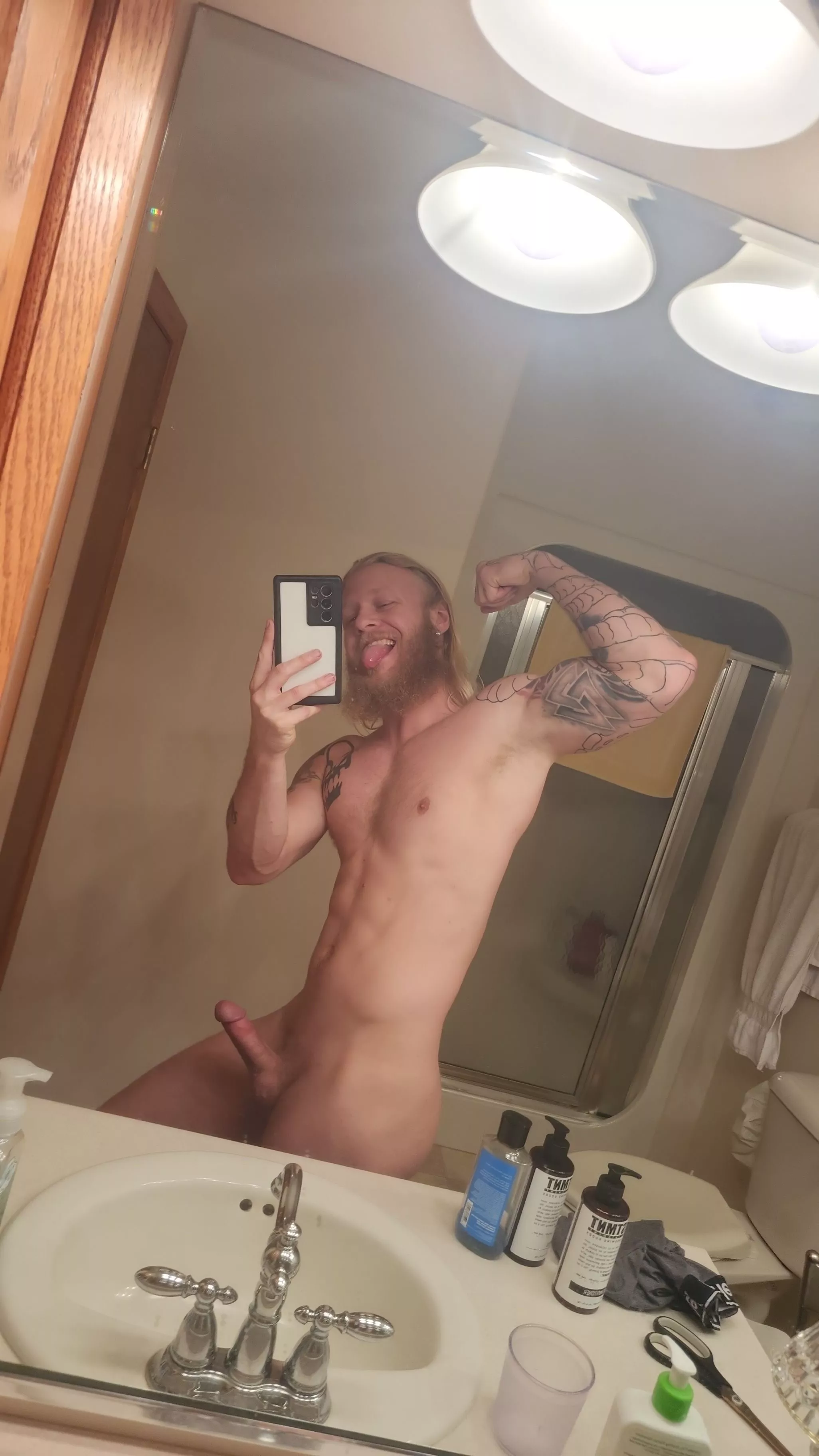 [M] Stiff and hungover from a wedding last night, in need of a massage and a movie buddy. Any takers? posted by Mason_albino