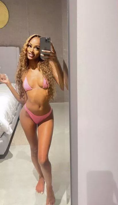 petite qt 💗 posted by blkthot