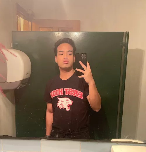 Pouty lips by JazzlikeRecord3901