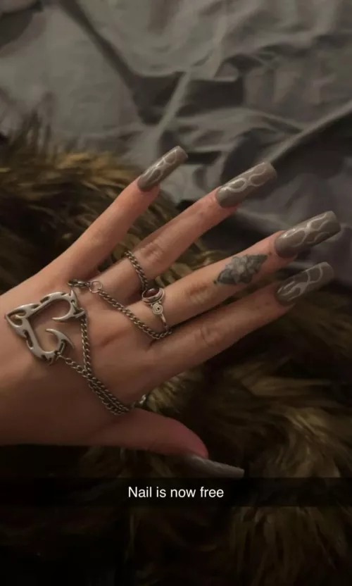 Sexy grey by Polycarbontree