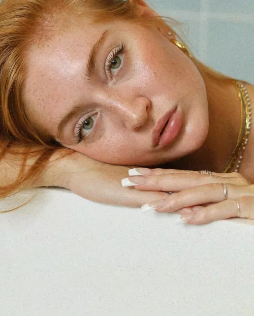 Sultry look by HonestRunner