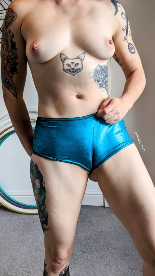 Super tight shorts smushing my pussy by vixen_smitten