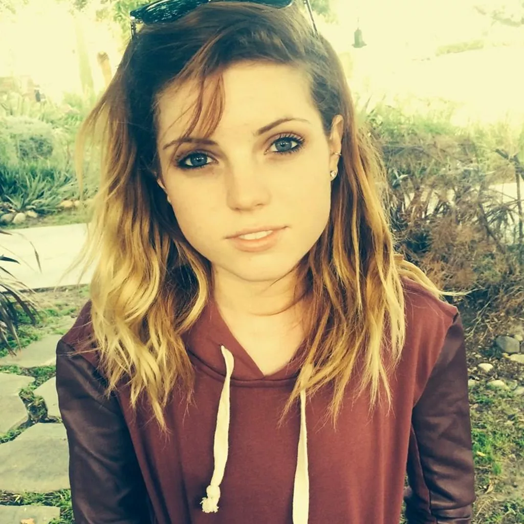 Sydney Sierota posted by NugatoryPlaybook