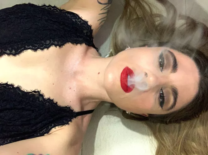 Tell me how I make you feel. by tattoosexygirl01