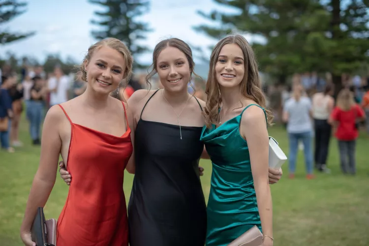 Tight Colours by Melchiazedeck