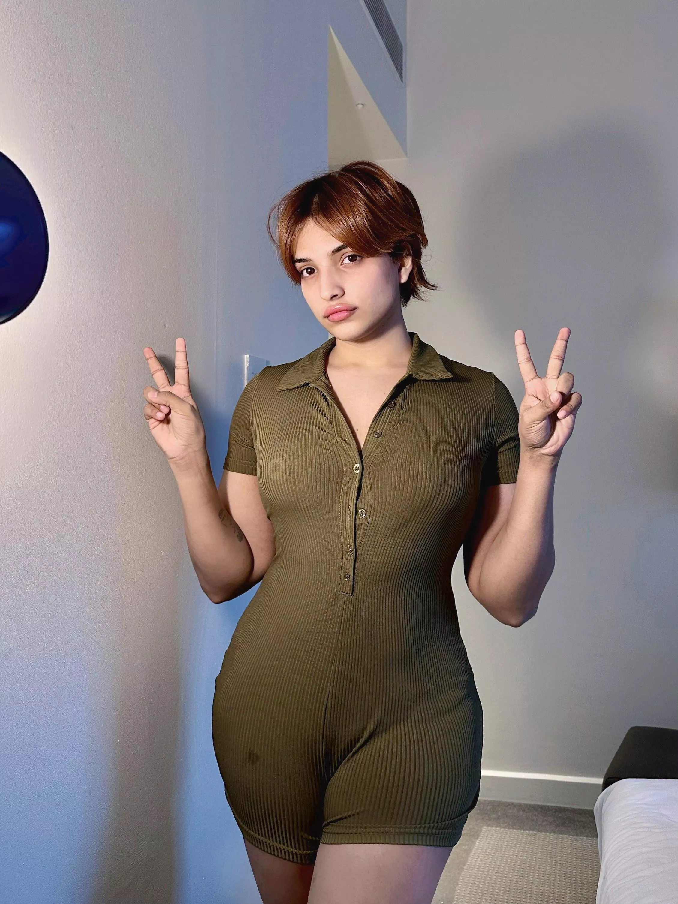 Trying to feel cute in my new haircut 🧚🏼‍♀️ posted by tszorilee