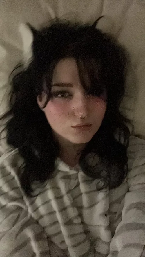 What u lookin at ?🦖 by MxCreature1