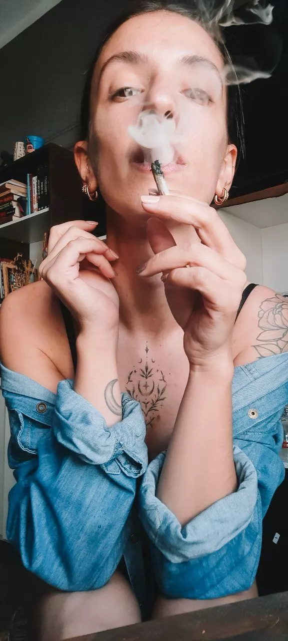 You want to know what happens when I'm horny... posted by MissyJulie1