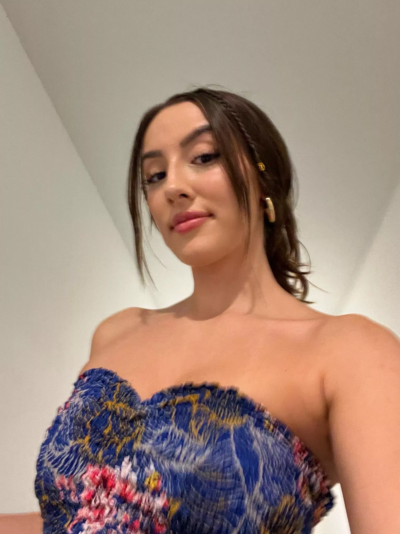 Your favorite college cutie posted by hoochiea