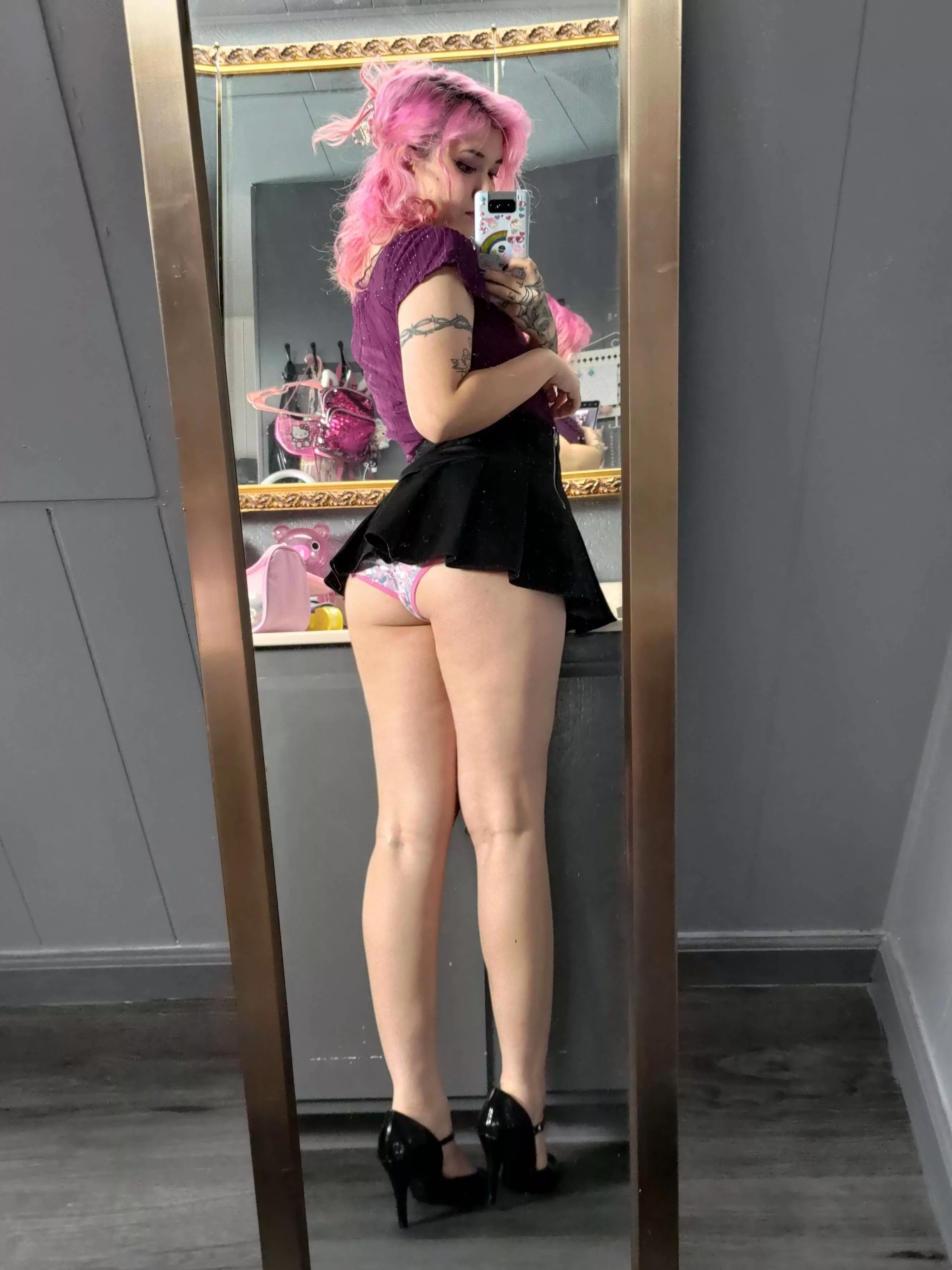 Am I wifey material? 💋 posted by RainbowValentine