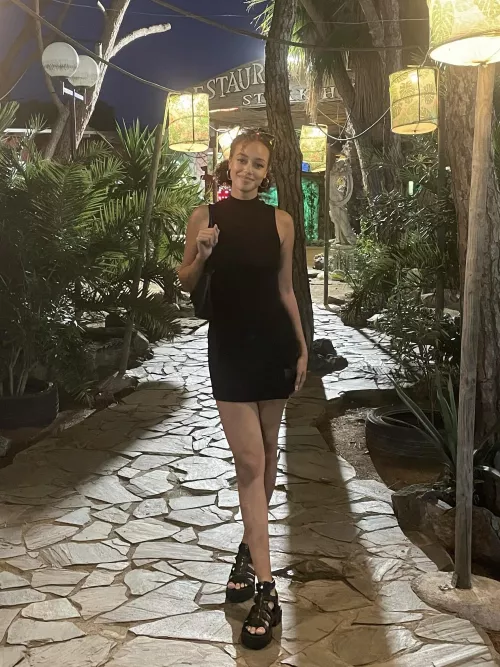 Are you into long legs f19 by alwaysstayshy