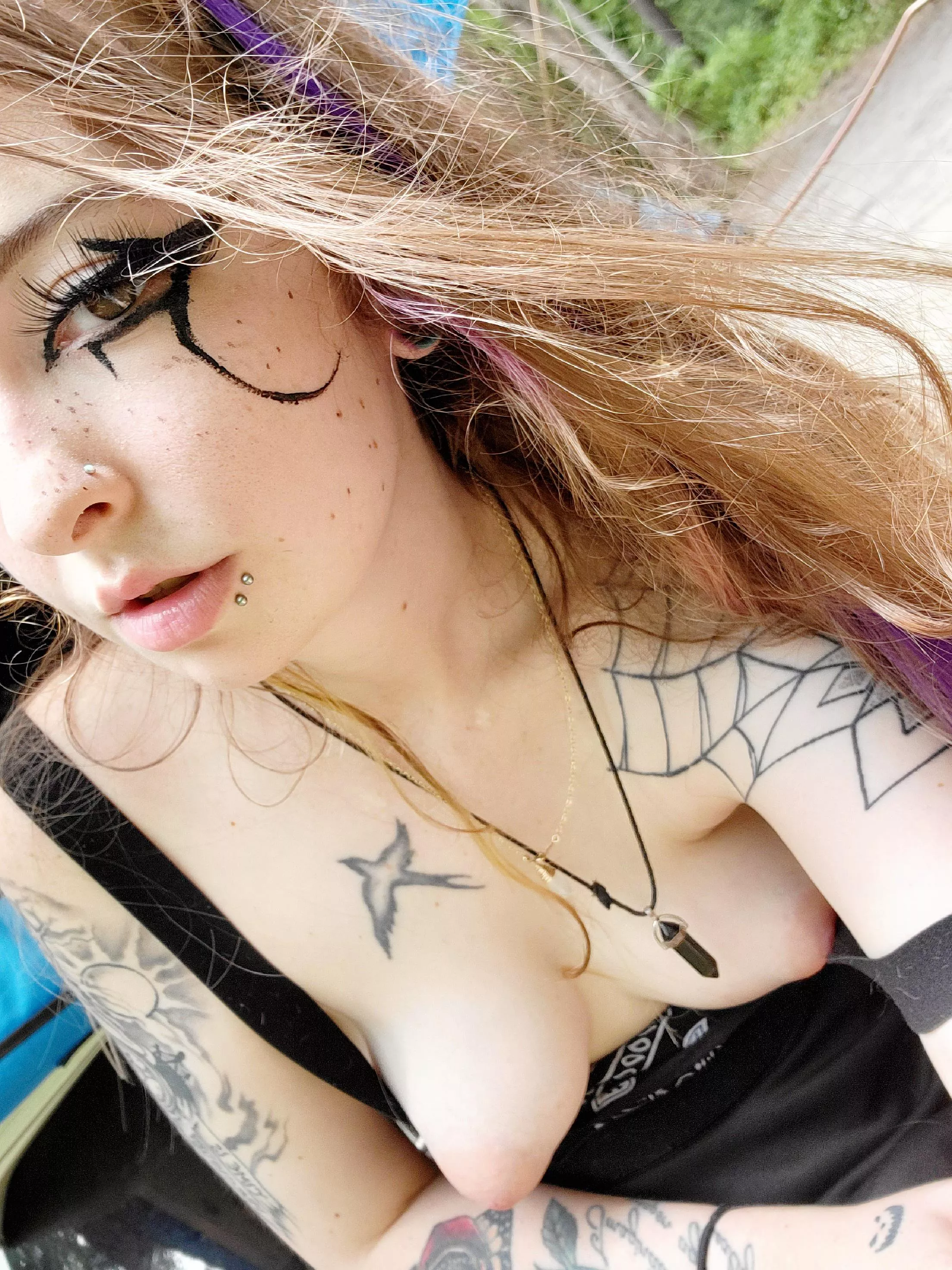Boobs and freckles posted by xdream_scapex