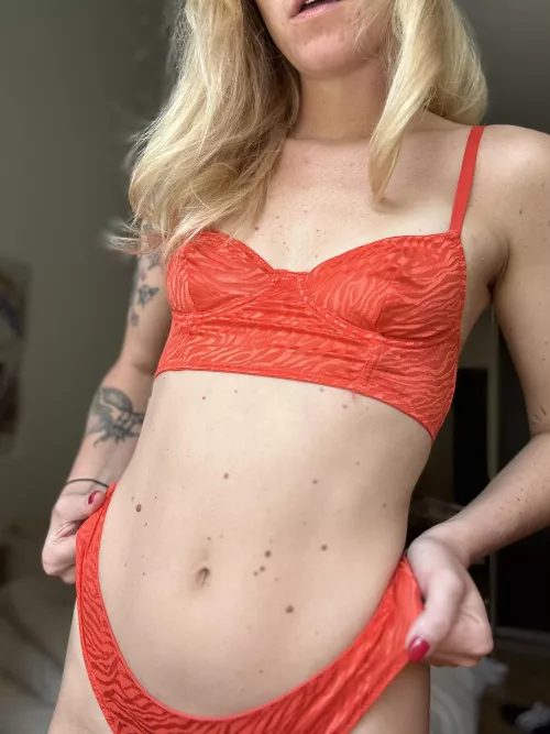 Do I have a cute belly button ? by Teacher_Sophia