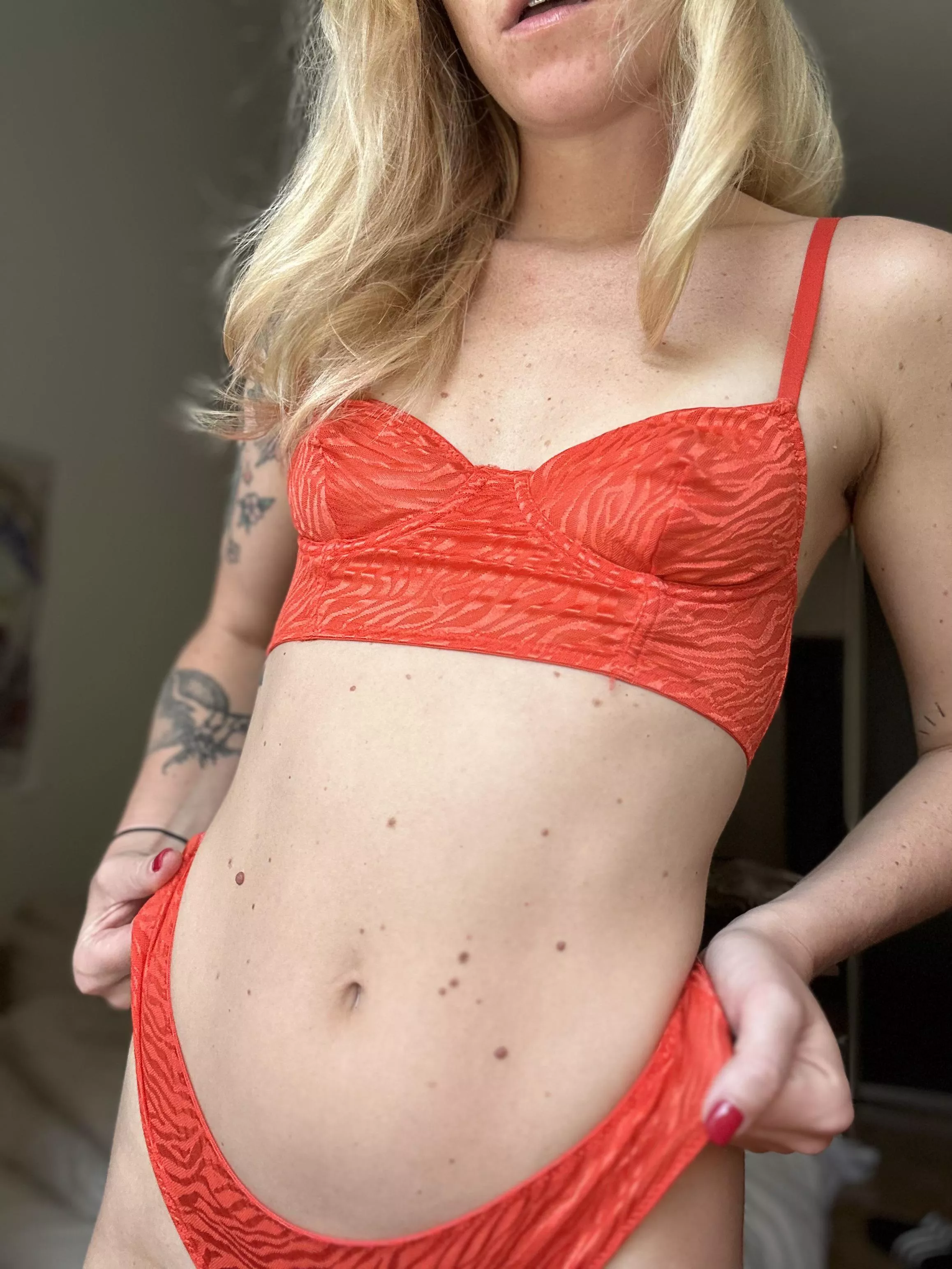 Do I have a cute belly button ? posted by Teacher_Sophia