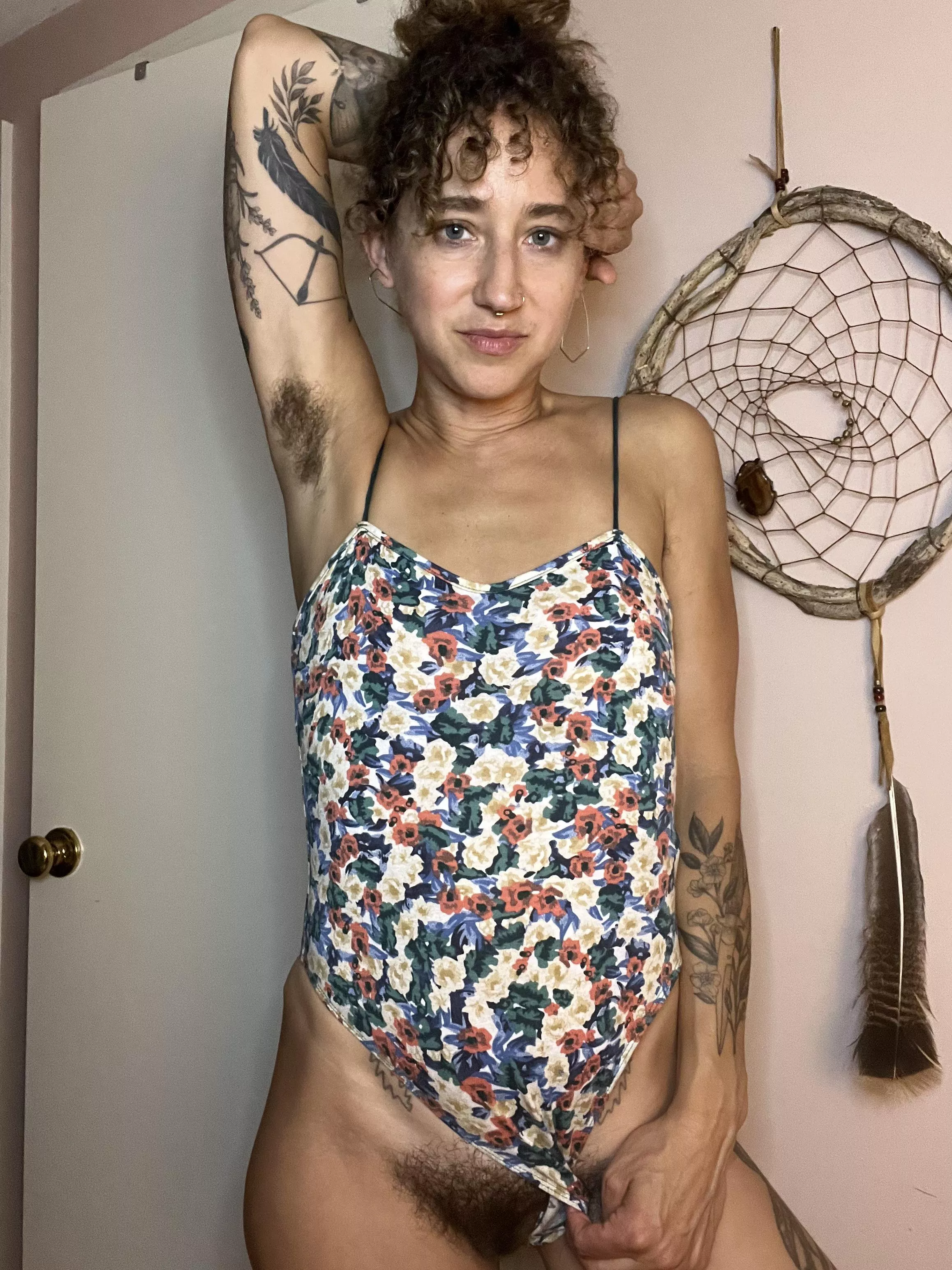 Do you think I look good this hairy? posted by HairyRachel_Mae36