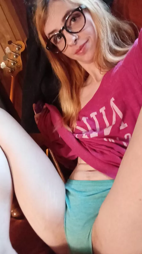 do you wanna see my kitty? by pixiessmoxie