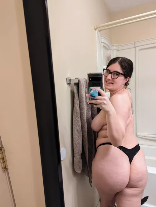 Drop an emoji if you enjoy 🥰😍 by onlylilac1