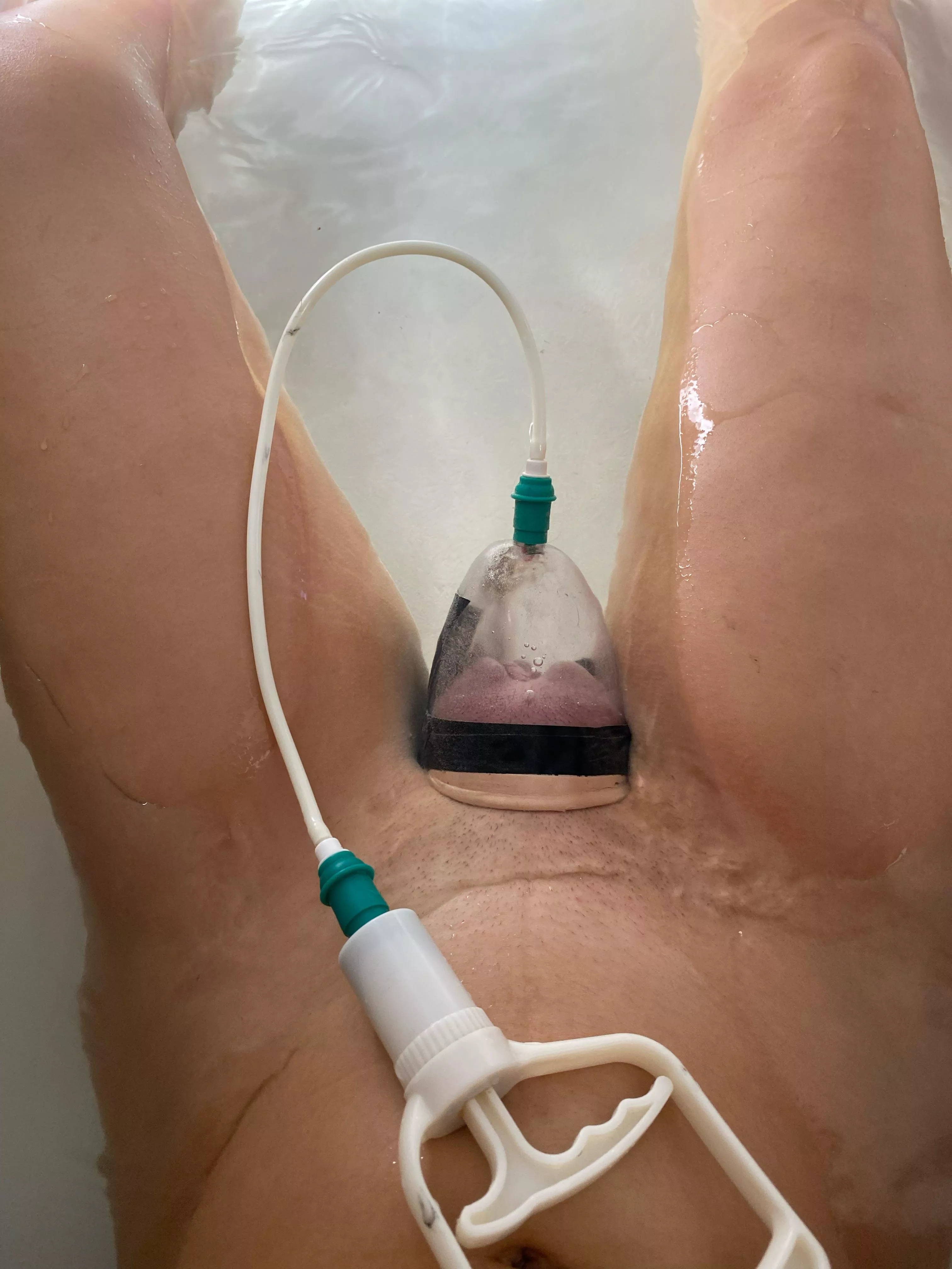 entertain me while i pump :) [f] posted by Desperate_Mountain39