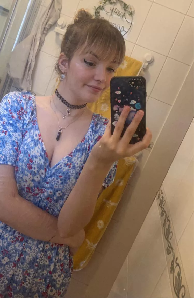 (F) A lil mirror selfie ❤️ posted by gibbymoo