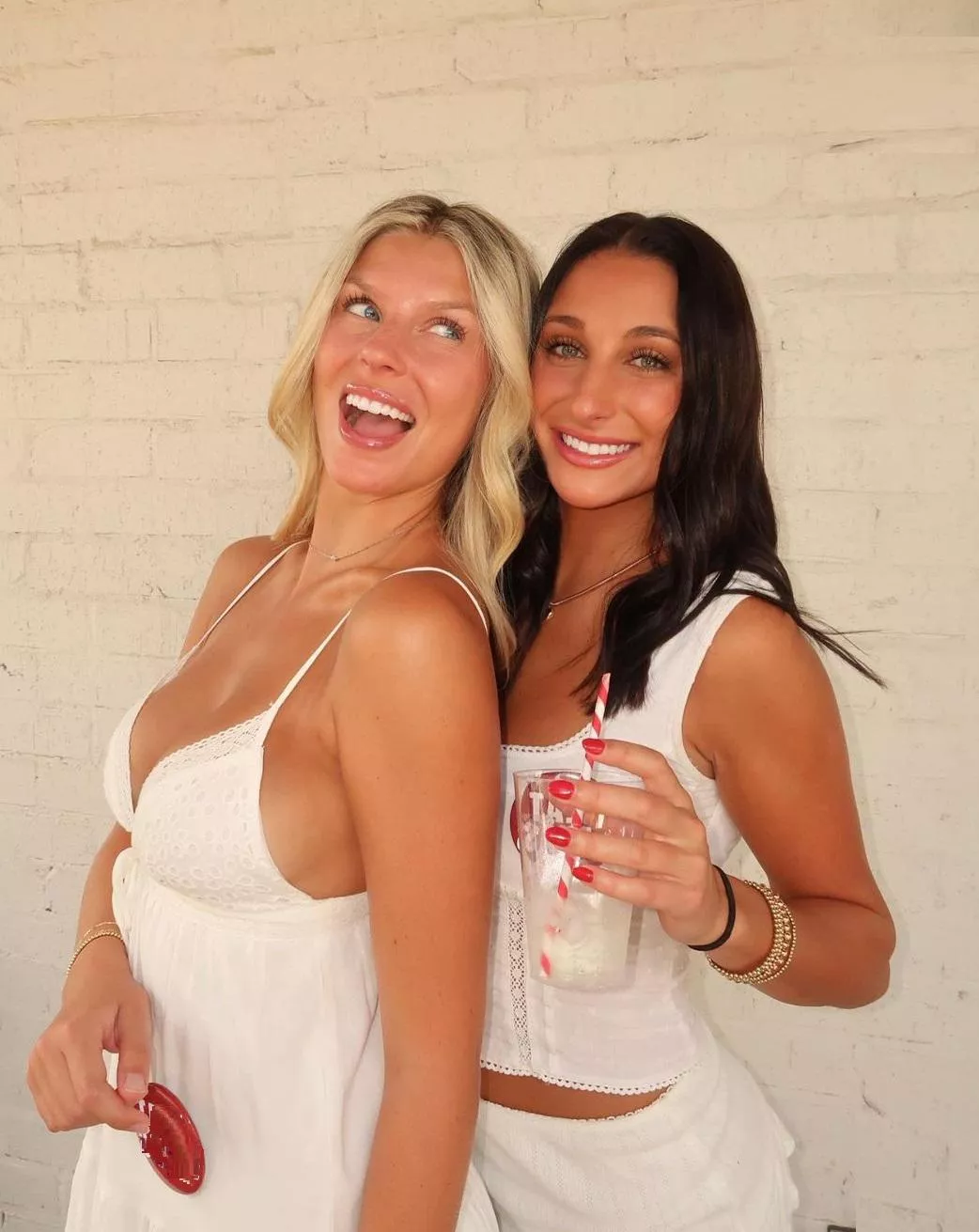 Flaunt 'Em posted by asdfjhsdfa