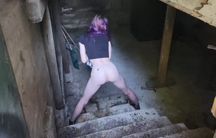 full pee video available ;) posted by shqdcwfqiry