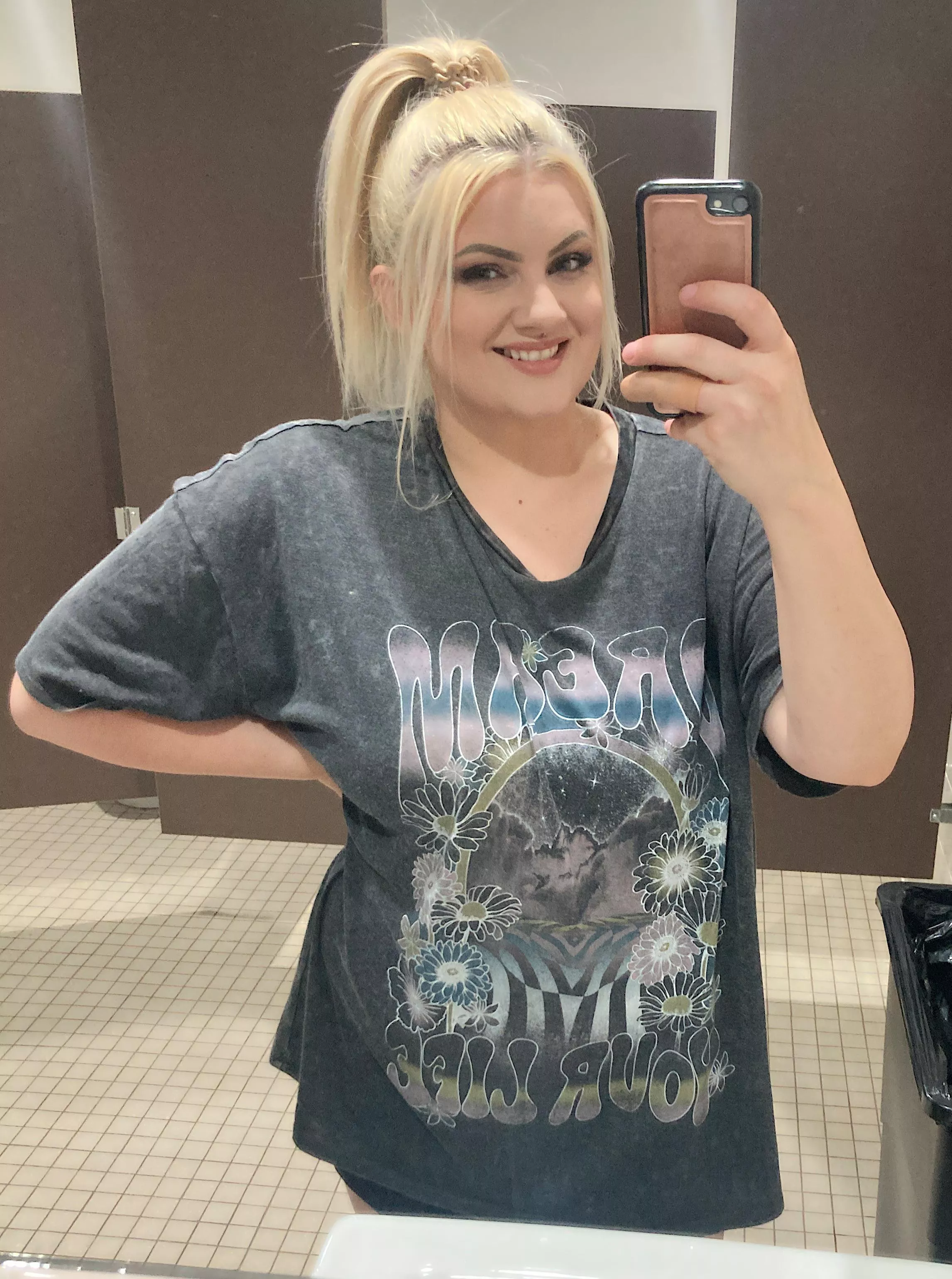 Hope I don’t get lost amongst the nudes! posted by Belflock