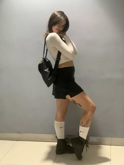 I don't know why all men I walk by stare at me by GruesomeAscent