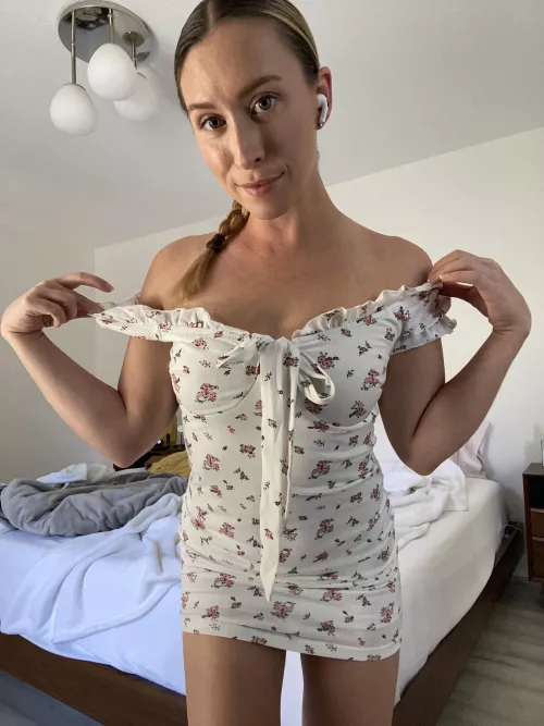 I love little floral designs on sundresses by danceremilyy