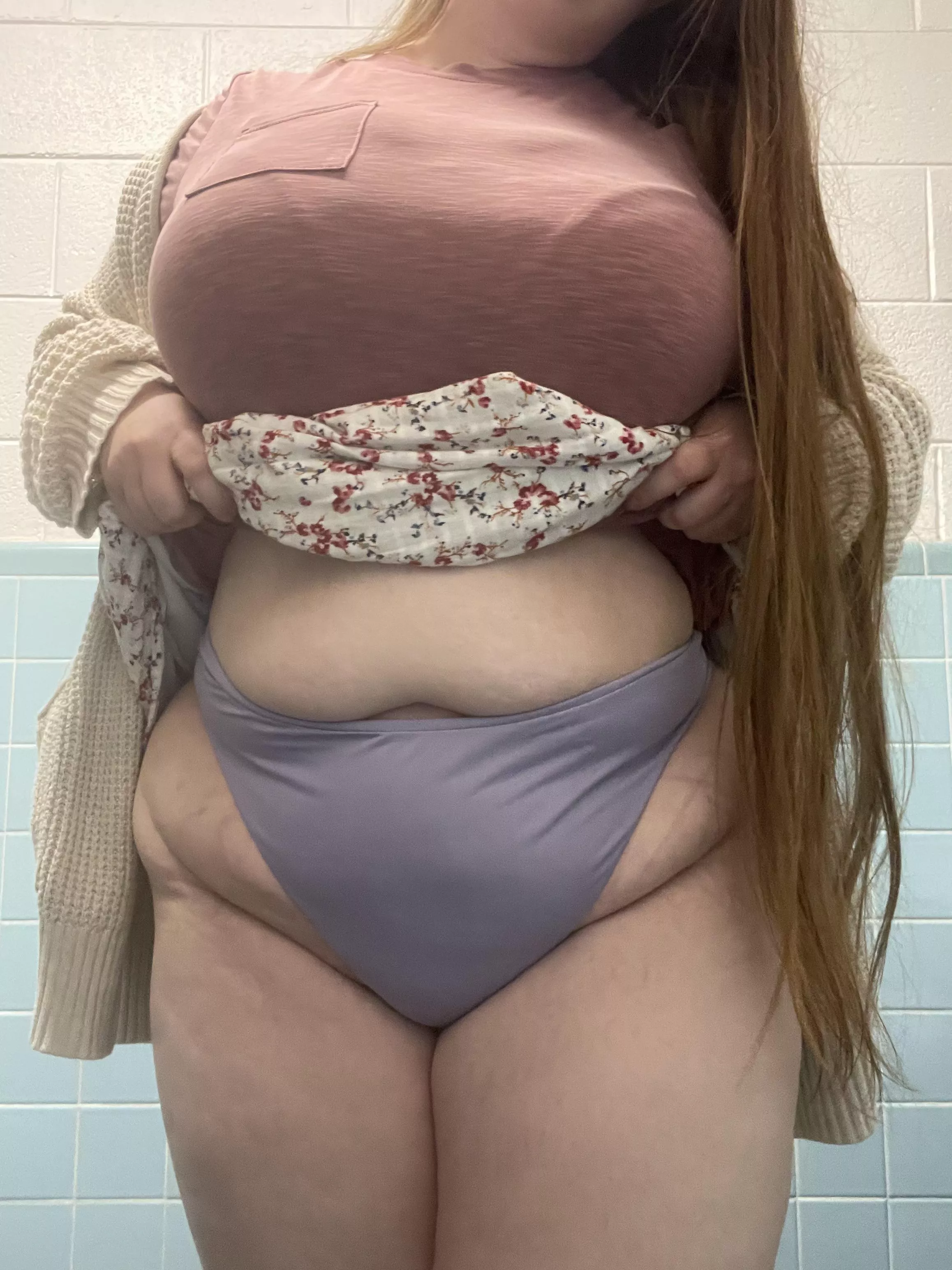 I need help brushing it ☹️ posted by queenadelheid