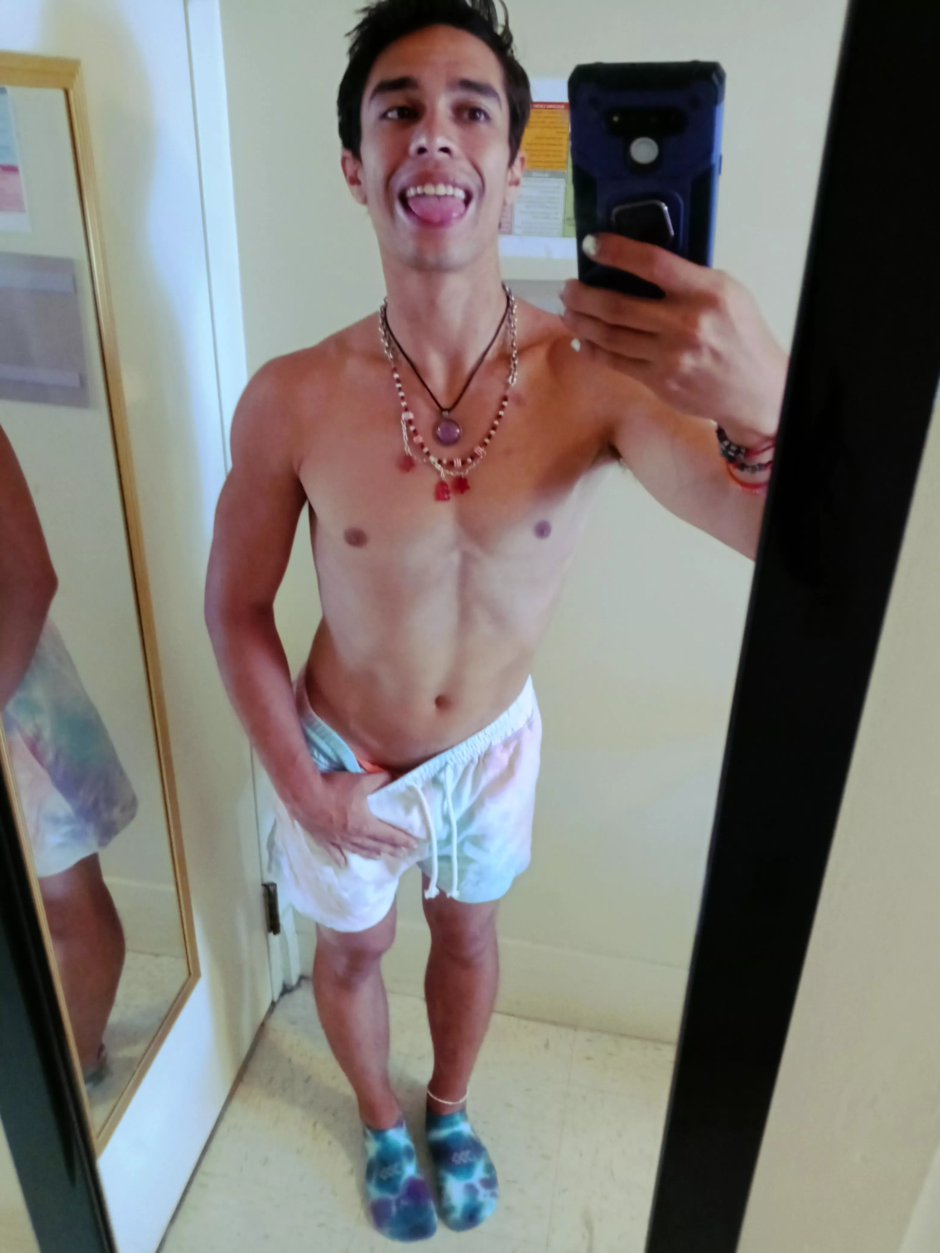 Just coming out! Feel free to hmu. Kinda shy though... posted by o_Spirit_