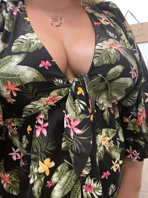 Like a jungle shirt and I love it [F] by YunasLilSecret