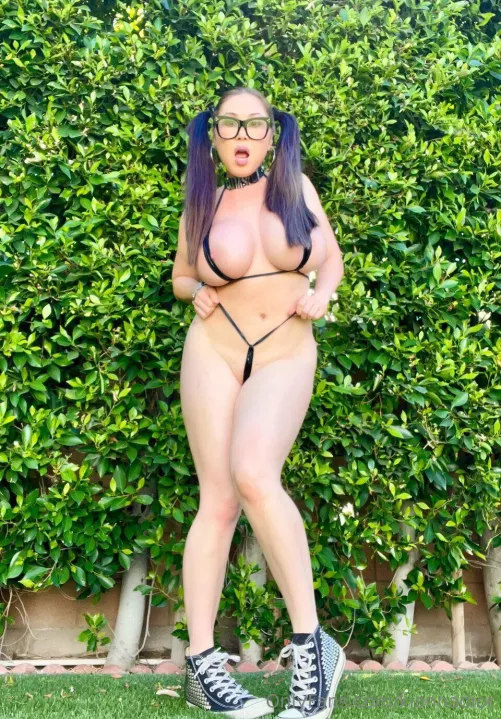 Nnnggghhh! It’s crazy how she’s in her 50s and still doing this 💯🔥 by Om99124