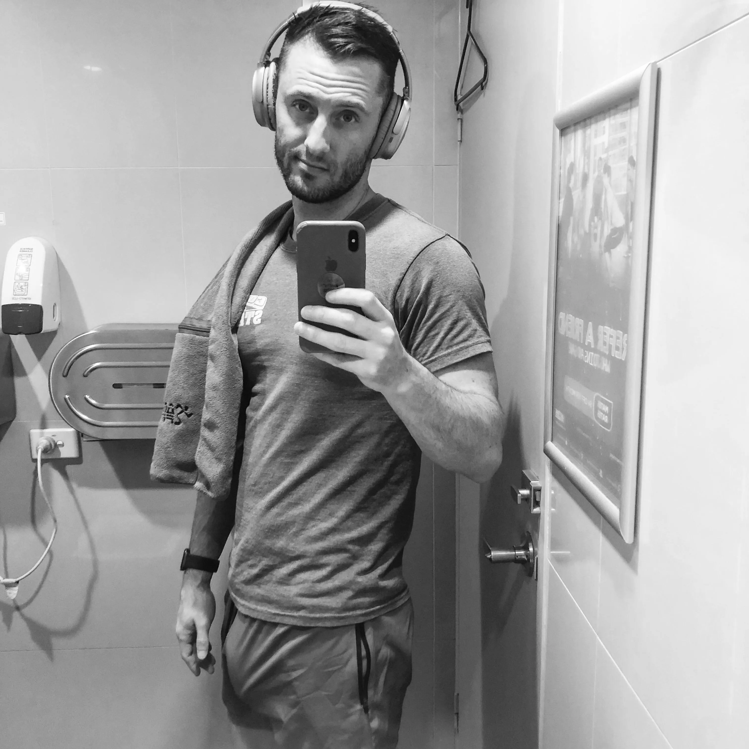 Shorts were struggling here 😝 posted by IndependenceEasy7036