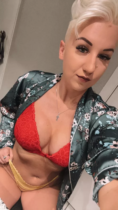 Think you can handle this nympho milf? by Low_Possession_8642