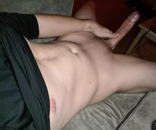 Upvote if I’m bigger…D M to compare😈 by FunwithLiam