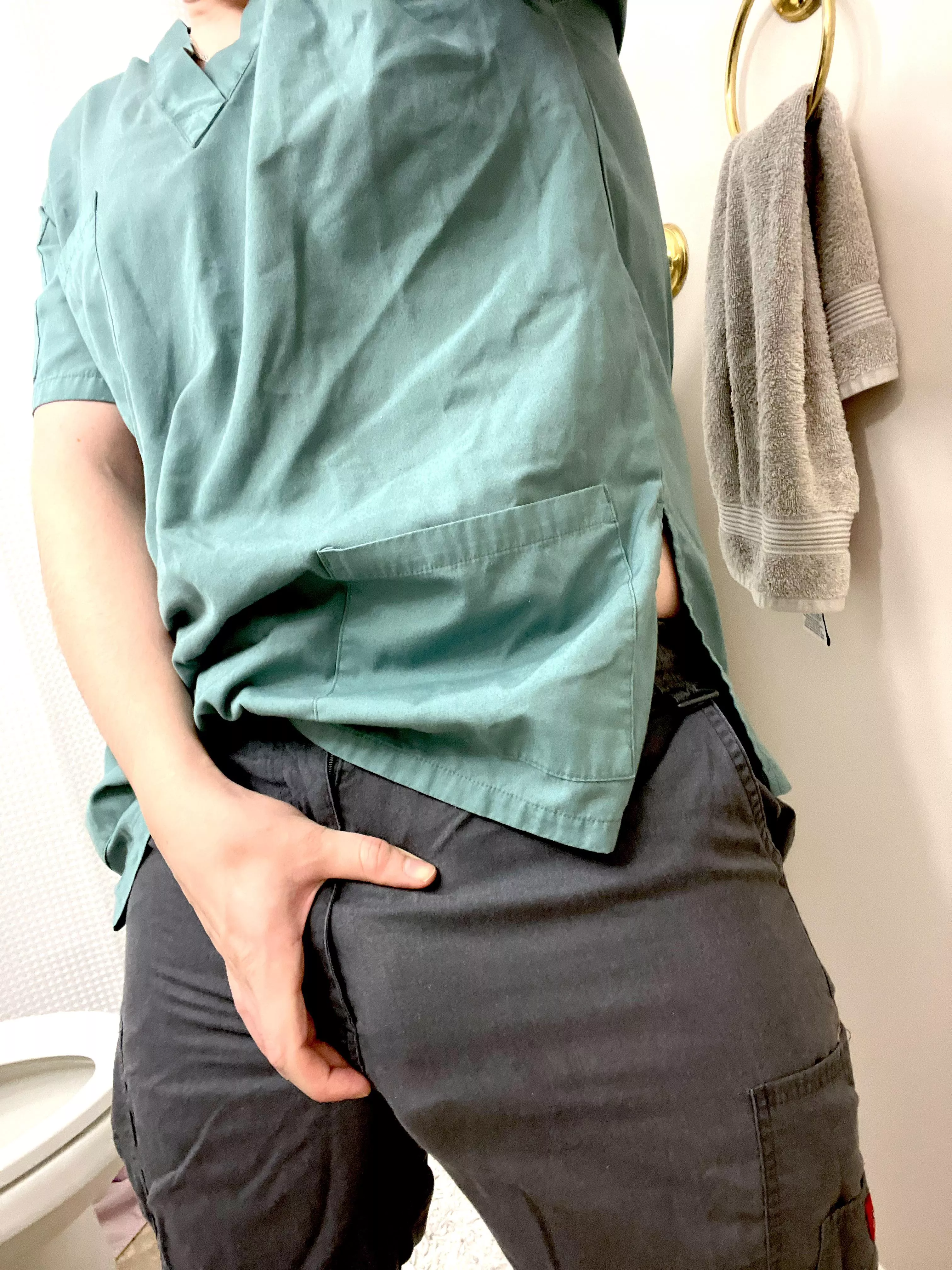 What would you do if you saw your doc’s big bulge? posted by Pristine-Scallion274