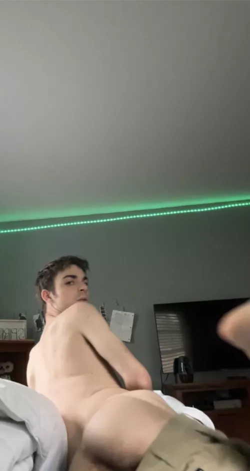 Who want it by NJTwinkBoyy