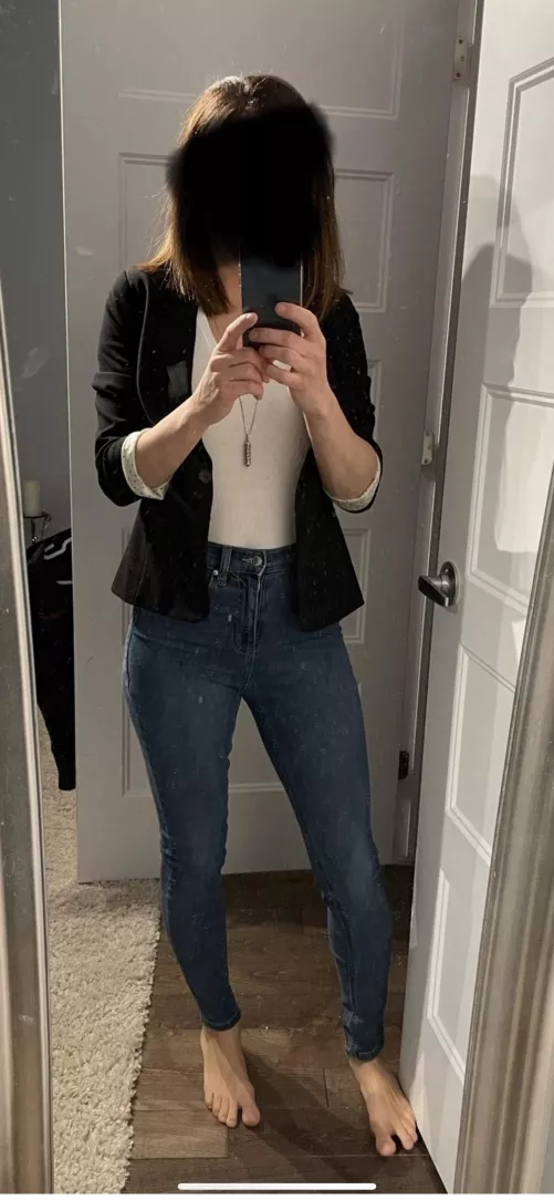 who would like to fuck my wife by Thick-End-5568