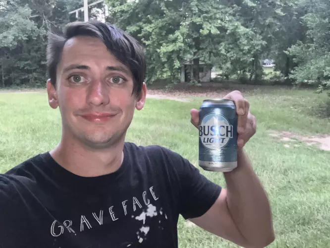 [30] I hope I make drinking Busch Light look good. DMs welcome by nickifuckedmyass