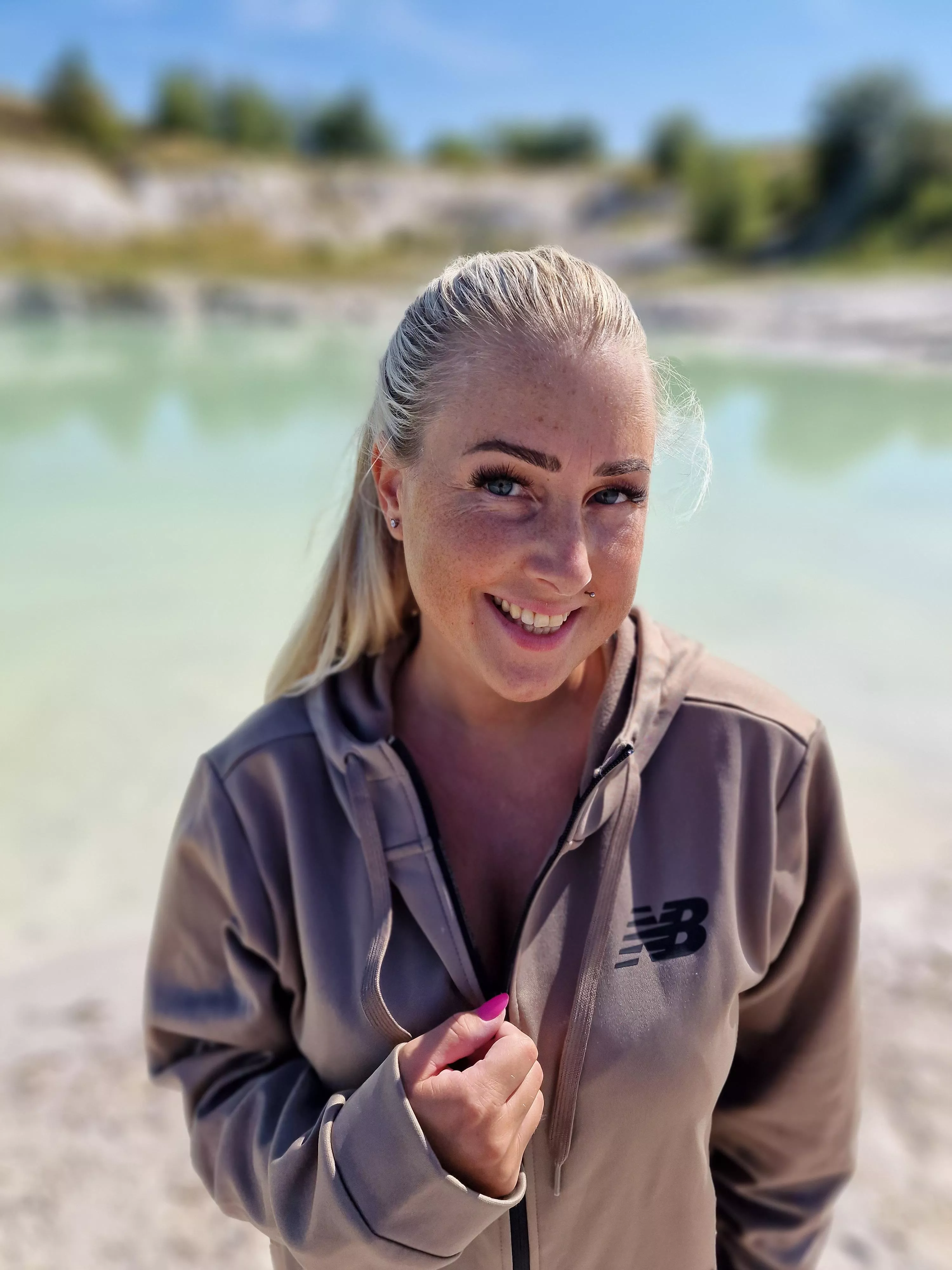 A smile is the way to happiness and also to sex posted by Kattie-Meluanie