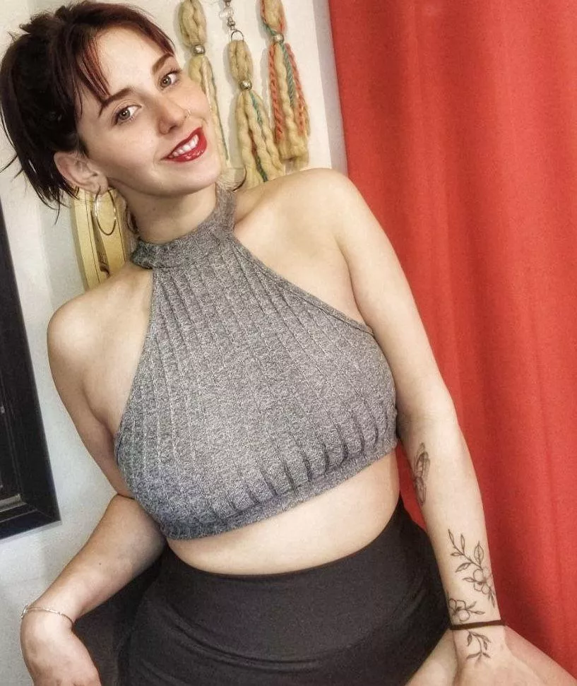 Are curvy, light-skinned Latinas your type posted by offinvasion