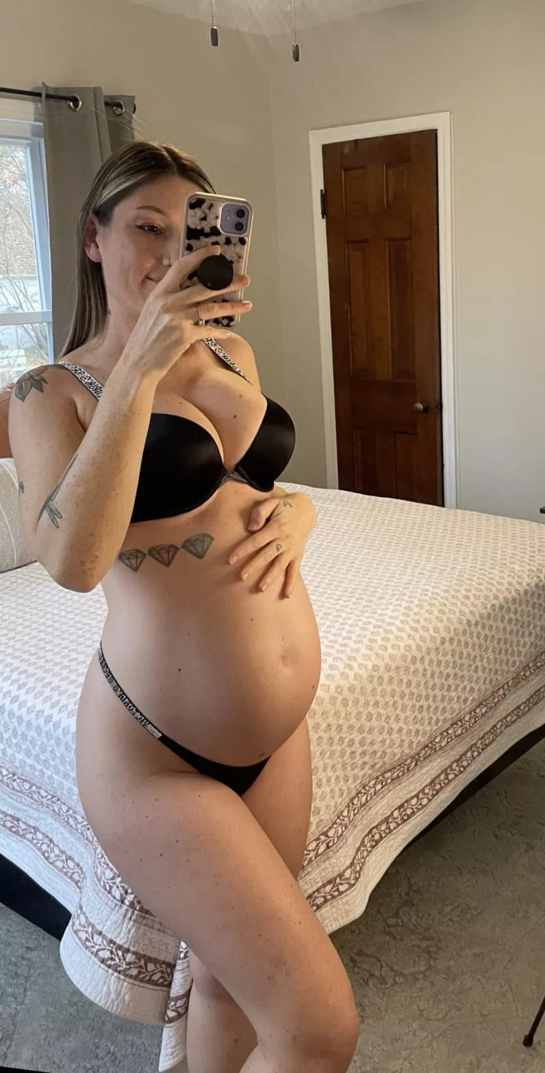 Be honest are pregnant girls still fuckable posted by hallienothaley