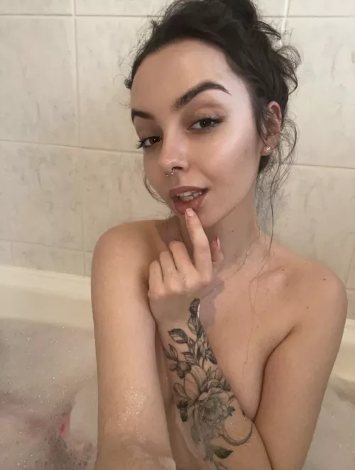 do u still think i’m fuckable w no make up on? by Brattywynter