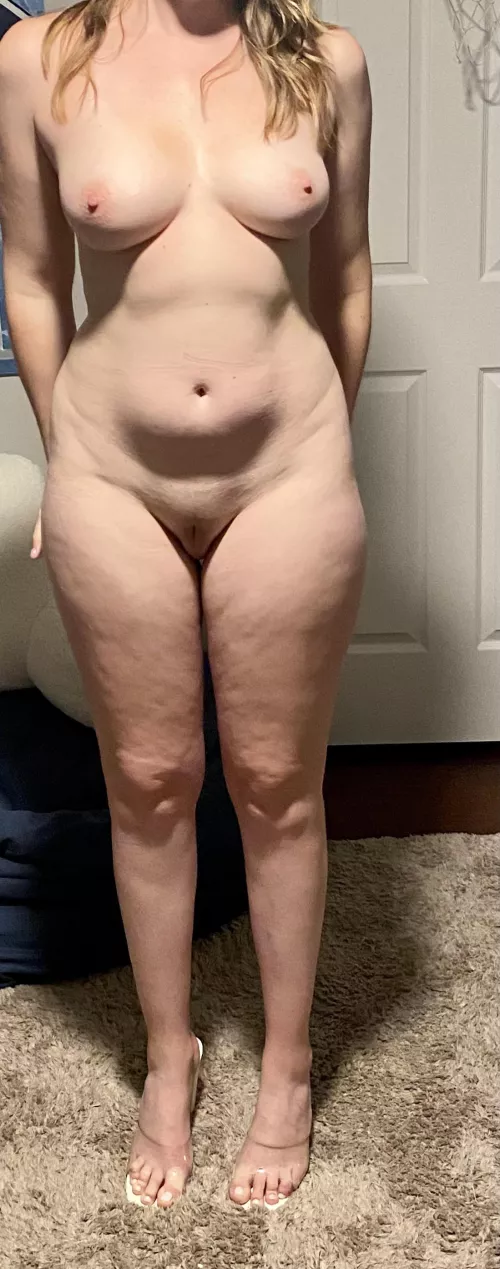 [F] 22, 150lbs, 5’8 by curvyblonde2001