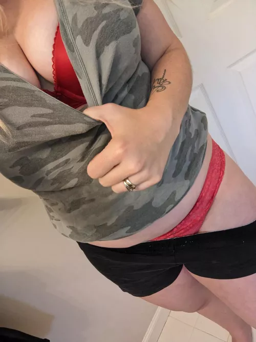 Flashing Redditors without my hubby knowing by Coldbrew1255