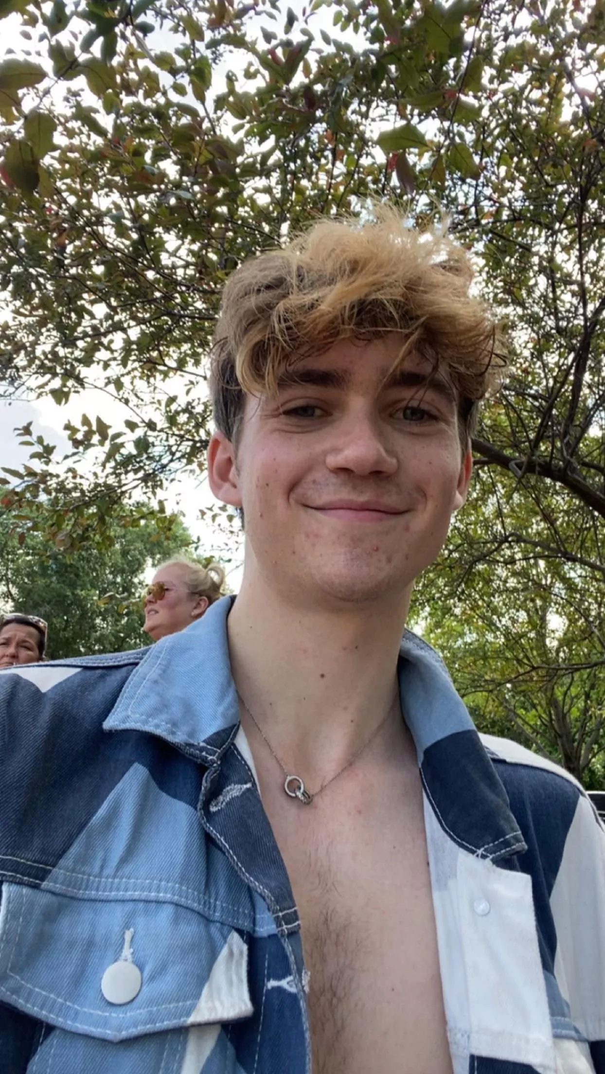 Hey there :) posted by collegesoccertwink