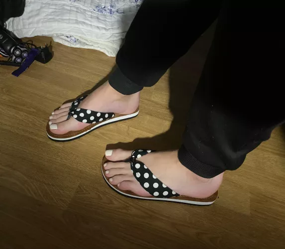 I think all my flip flop fans will be excited to see these 🥰 by AoifeCD95