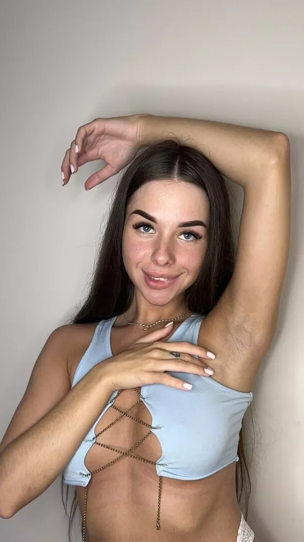 It's hard for you to restrain yourself when we're alone posted by MaryGreyi